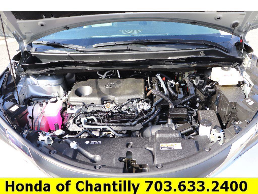 Used 2024 Toyota Sienna XLE image 32