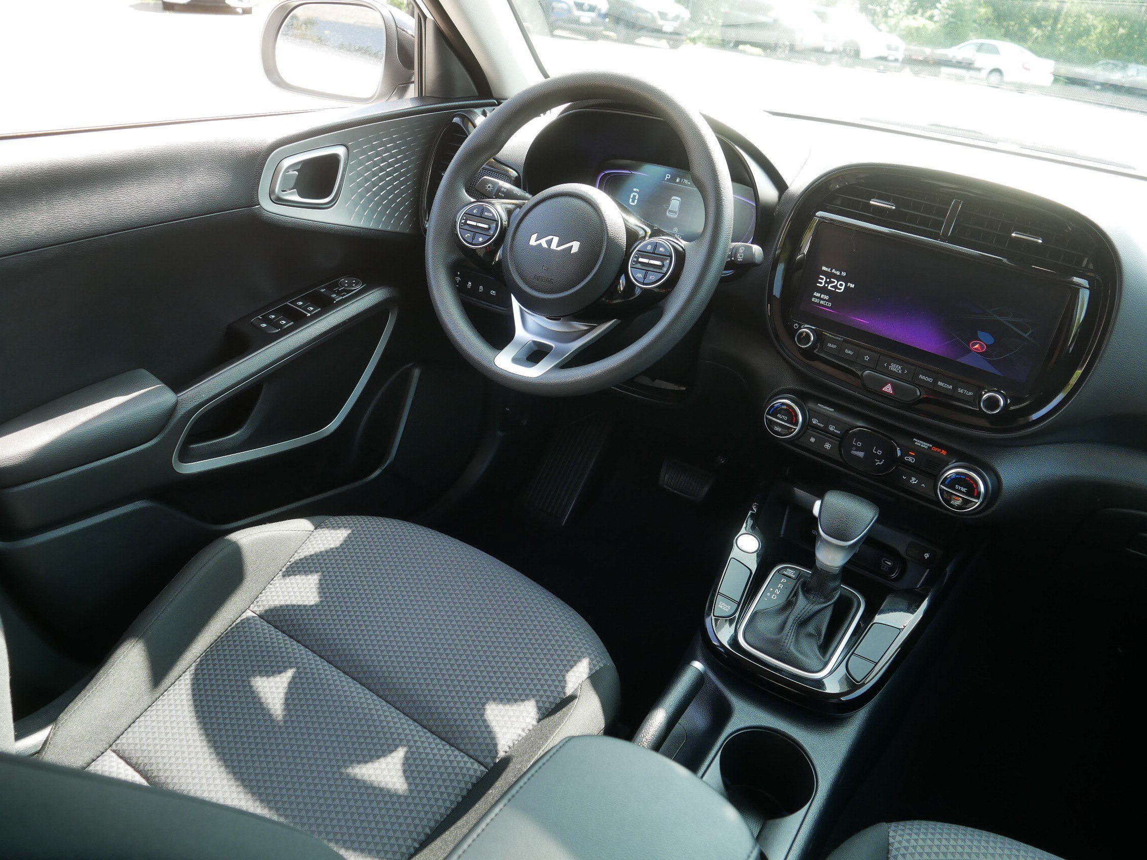 Certified 2024 Kia Soul S FWD image 9