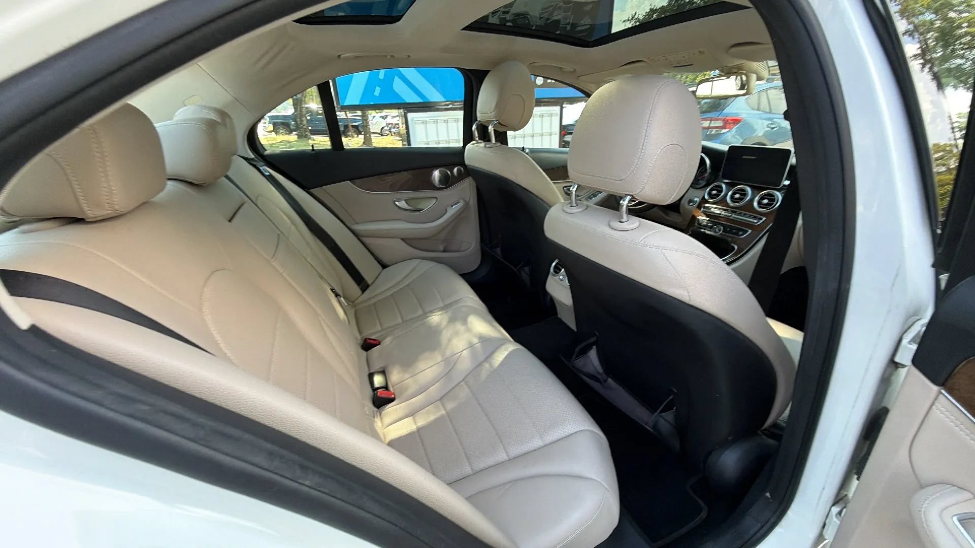 Used 2015 Mercedes-Benz C 300 4MATIC Sedan image 24