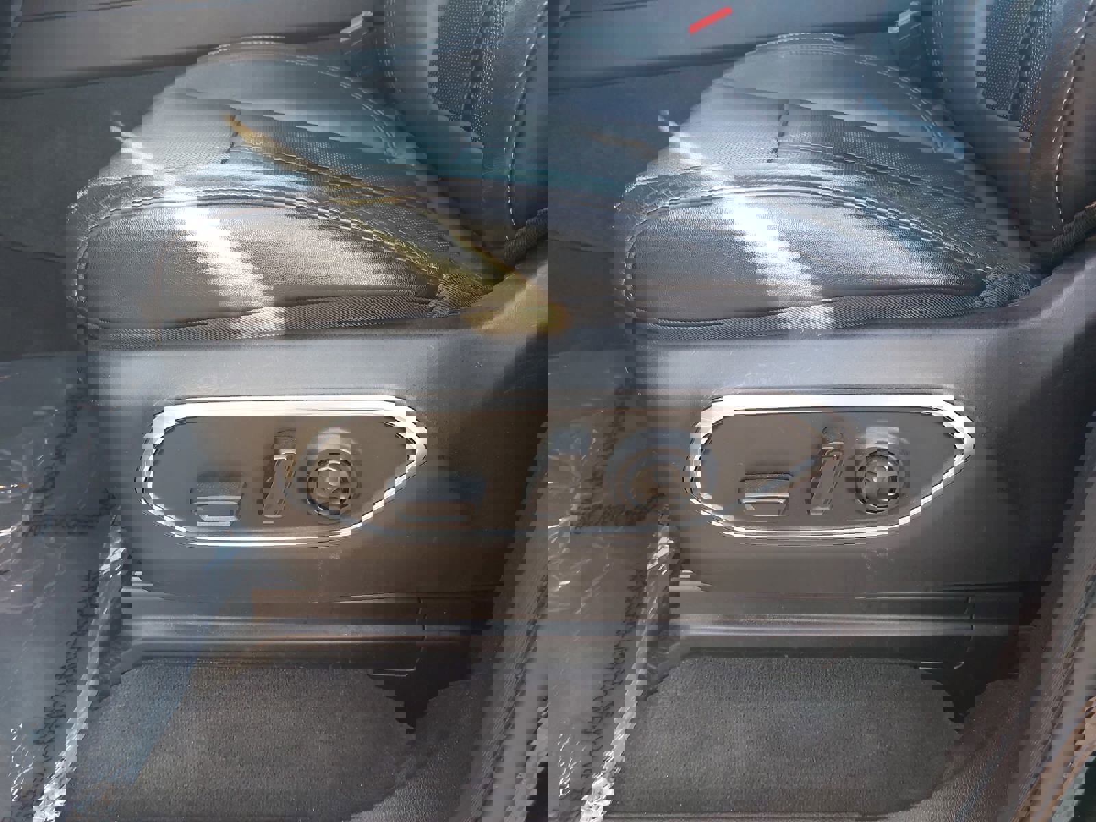 Used 2024 Jeep Wagoneer L Series II image 30