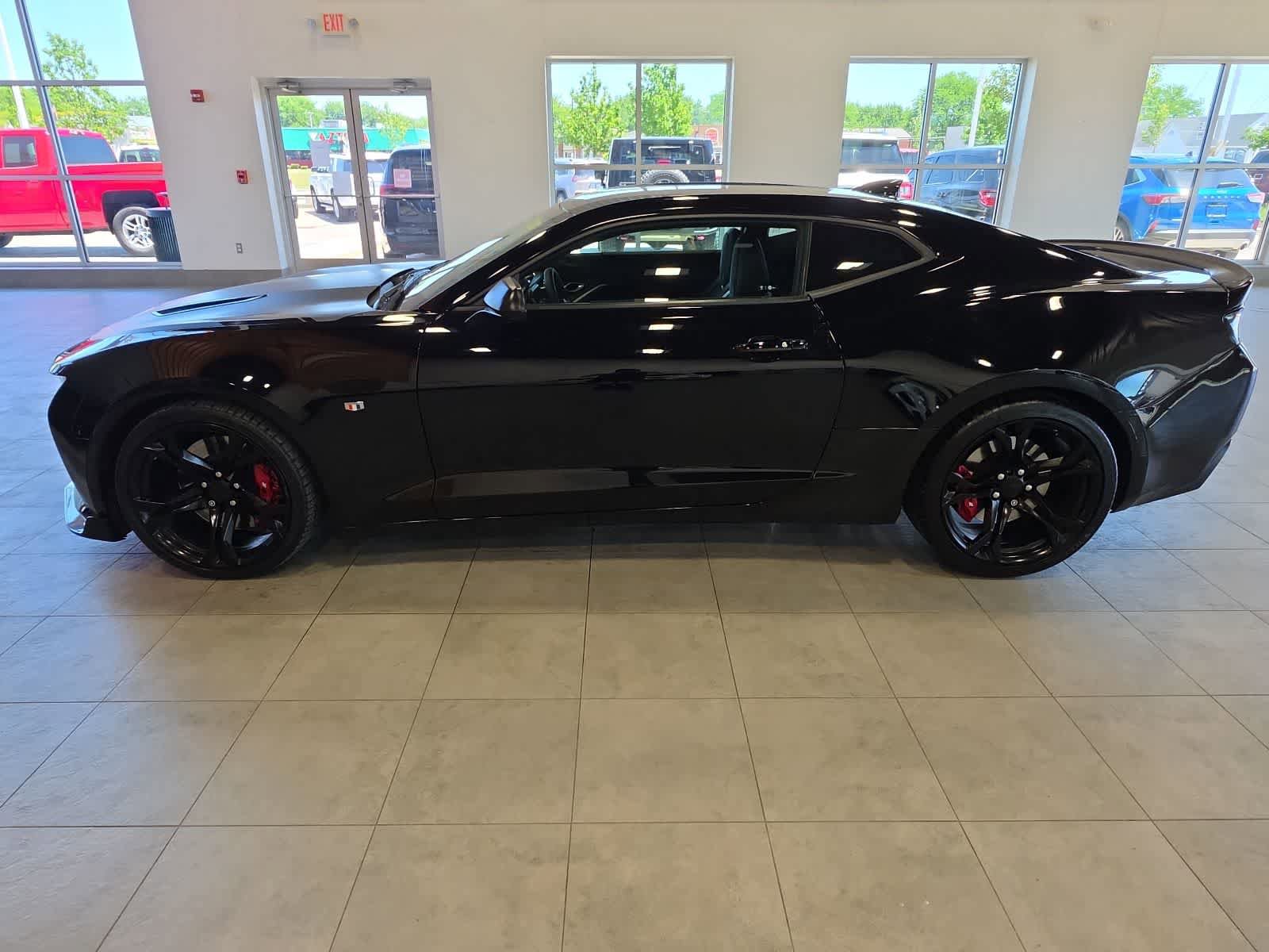 Used 2017 Chevrolet Camaro SS RWD image 12