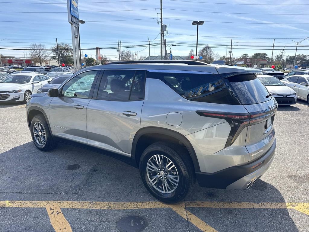 Certified 2025 Chevrolet Traverse LT image 6