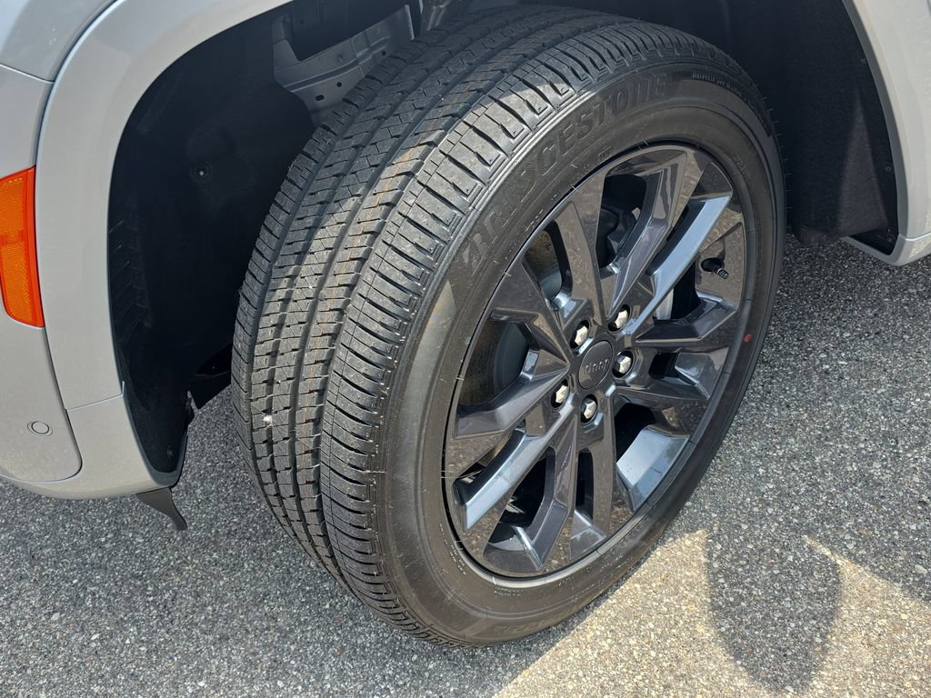 New 2026 Jeep Grand Cherokee L Limited AWD/4WD image 37