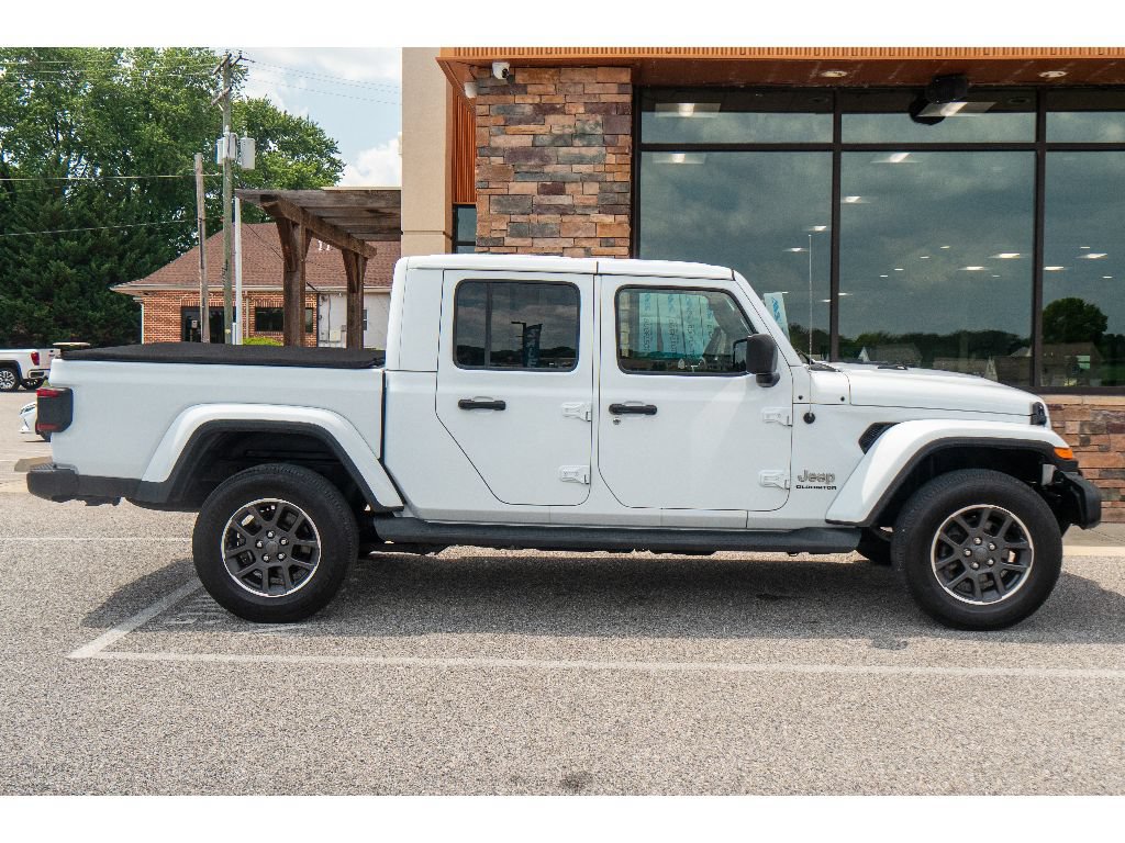 Used 2020 Jeep Gladiator Overland w/ Safety Group AWD/4WD image 2