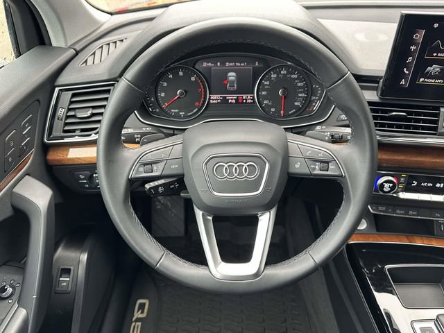 Used 2023 Audi Q5 2.0T Premium w/ Convenience Package image 18