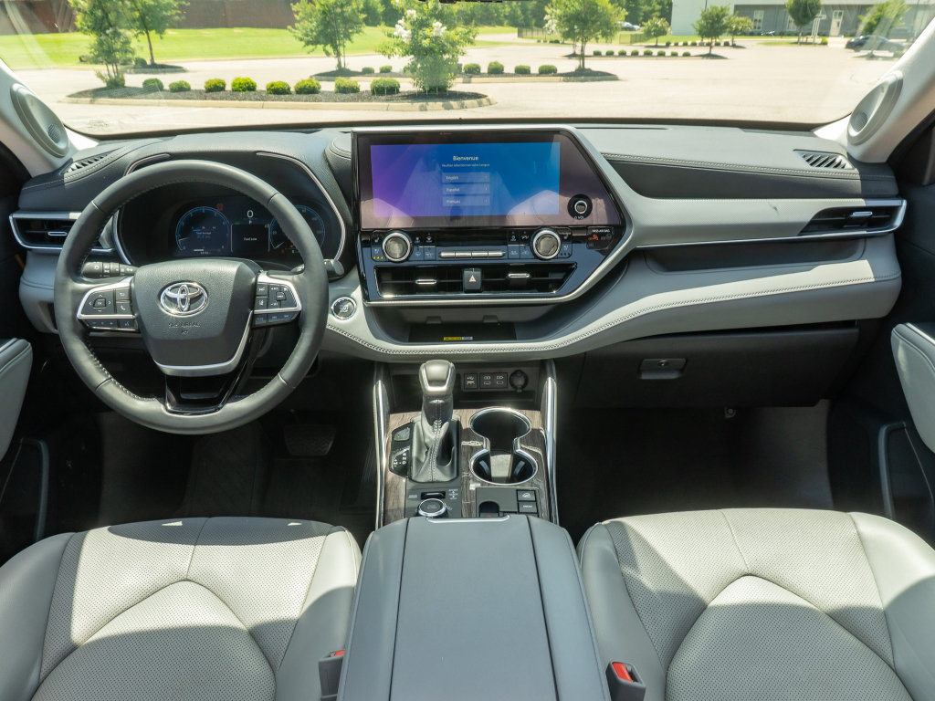 Used 2023 Toyota Highlander Platinum AWD/4WD image 22