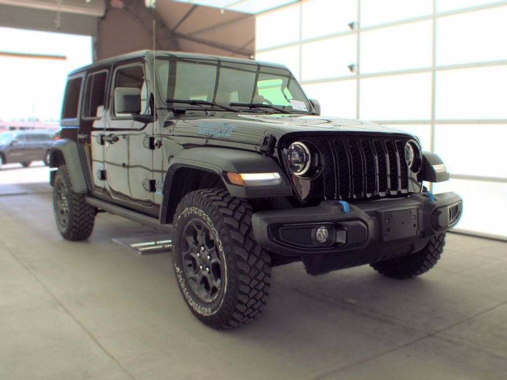 Used 2023 Jeep Wrangler Unlimited w/ Cold Weather Group AWD/4WD image 3