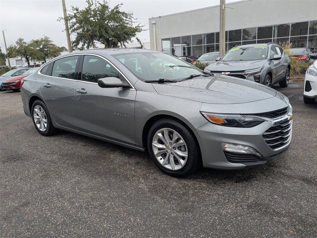 Used 2024 Chevrolet Malibu LT image 2