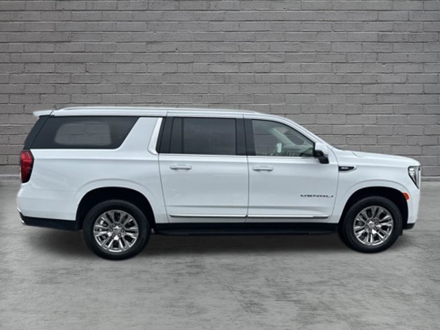 Used 2023 GMC Yukon XL Denali AWD/4WD image 6