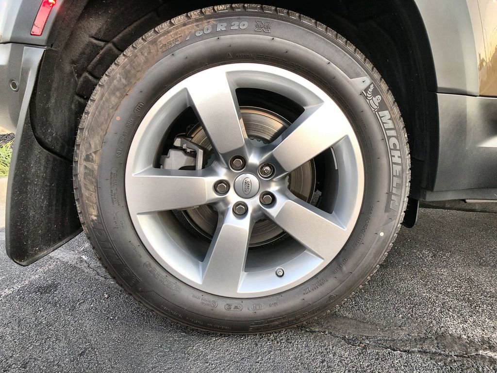 Used 2020 Land Rover Defender 110 First Edition image 16