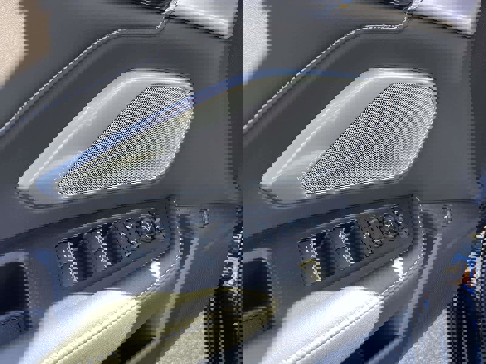 Used 2022 Acura RDX AWD w/ Technology Package image 21