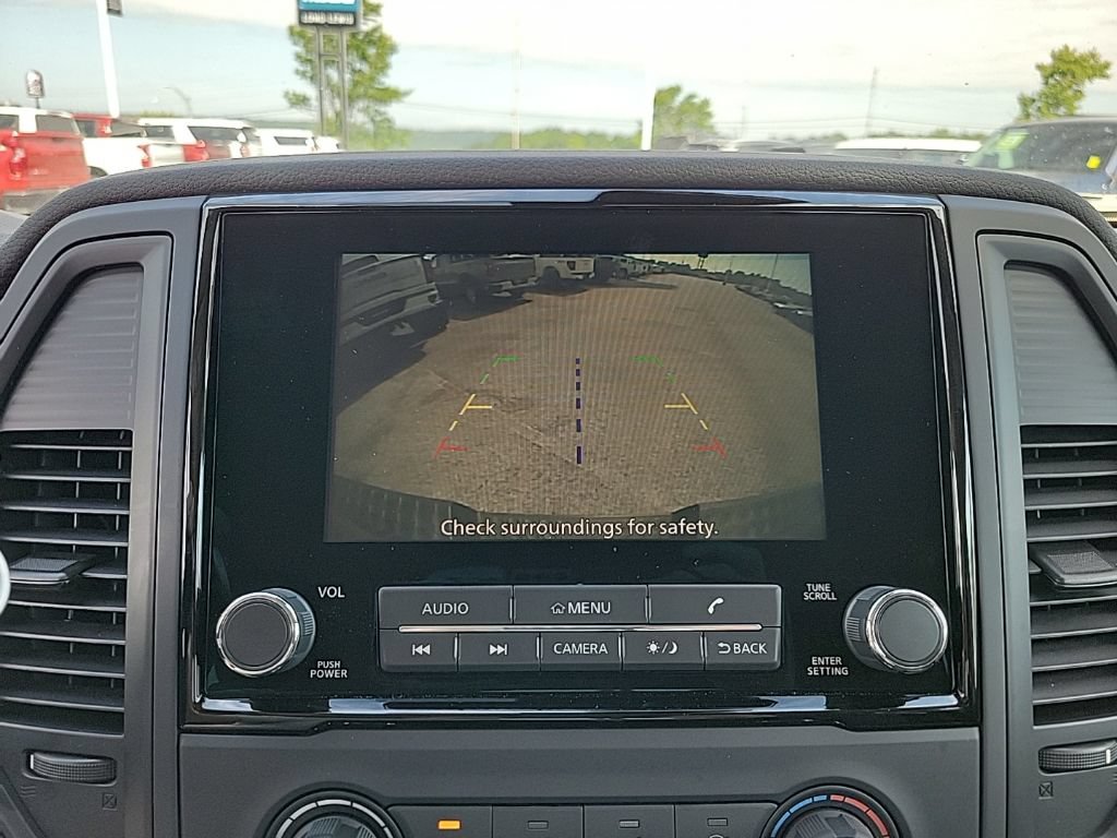 Used 2024 Nissan Titan SV AWD/4WD image 17