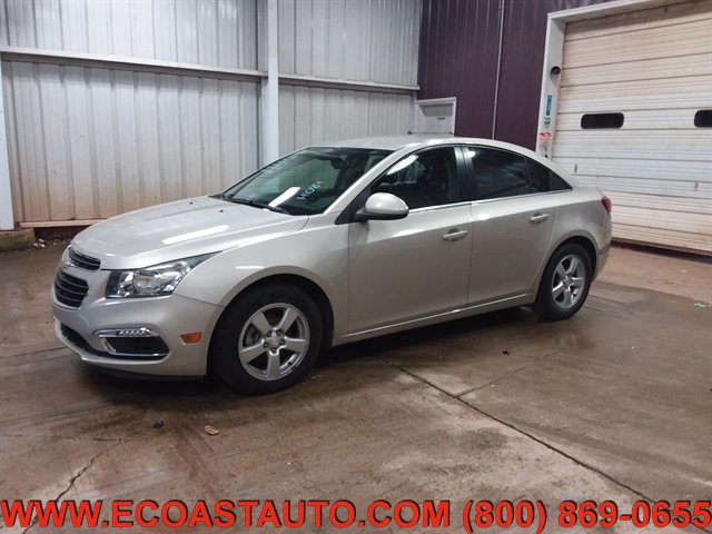 Used 2016 Chevrolet Cruze LT w/ Technology Package FWD image 4