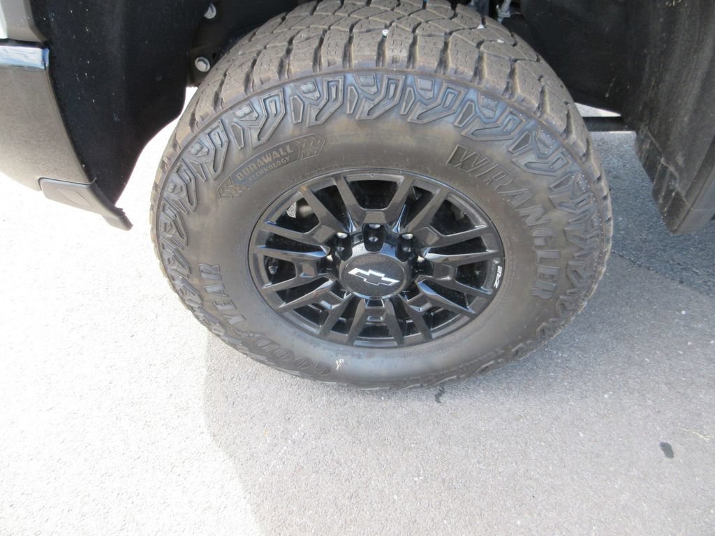 Certified 2026 Chevrolet Silverado 2500 ZR2 AWD/4WD image 16