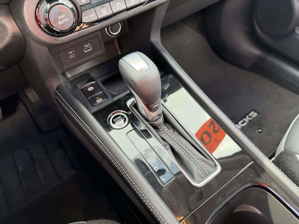 Used 2023 Nissan Kicks SR w/ SR Premium Package FWD image 24