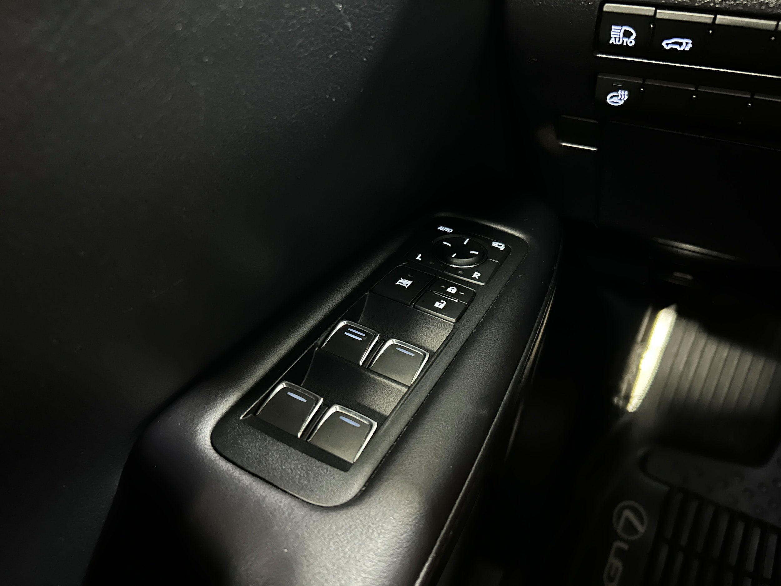 Used 2020 Lexus RX 350 F Sport w/ Accessory Package AWD/4WD image 25