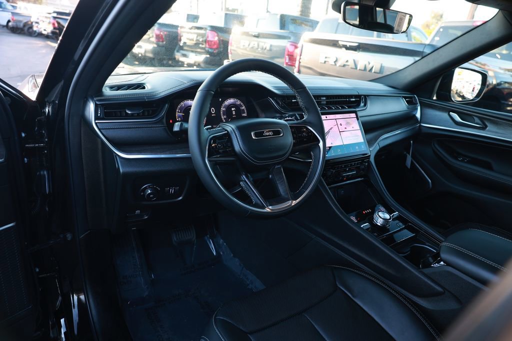 New 2025 Jeep Grand Cherokee L Overland image 9