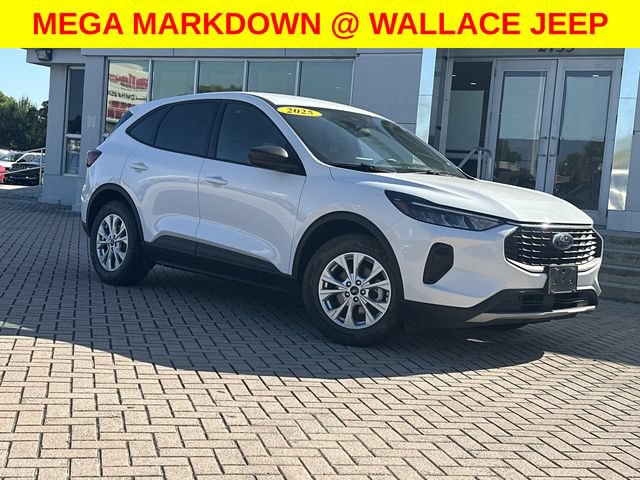 Used 2025 Ford Escape Active FWD image 2