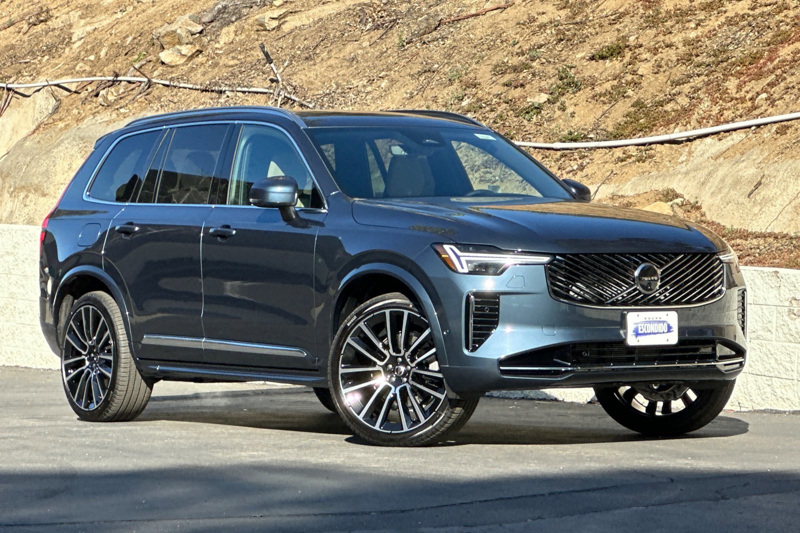 New 2026 Volvo XC90 B5 Plus image 2