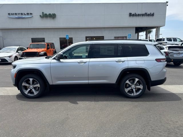 New 2026 Jeep Grand Cherokee L Limited w/ Trailer Tow Package AWD/4WD image 2