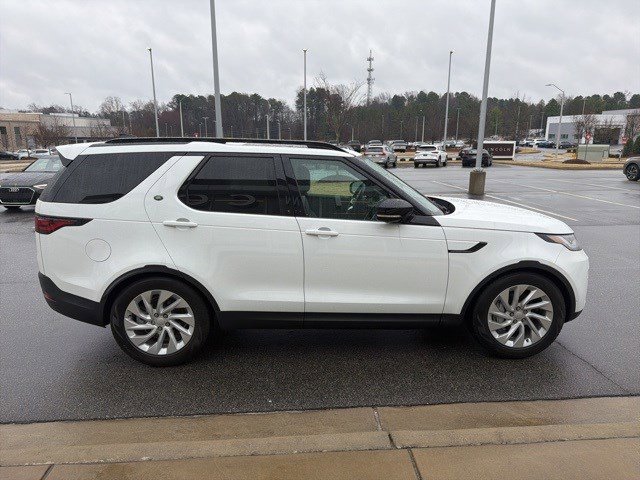 Used 2025 Land Rover Discovery S image 20
