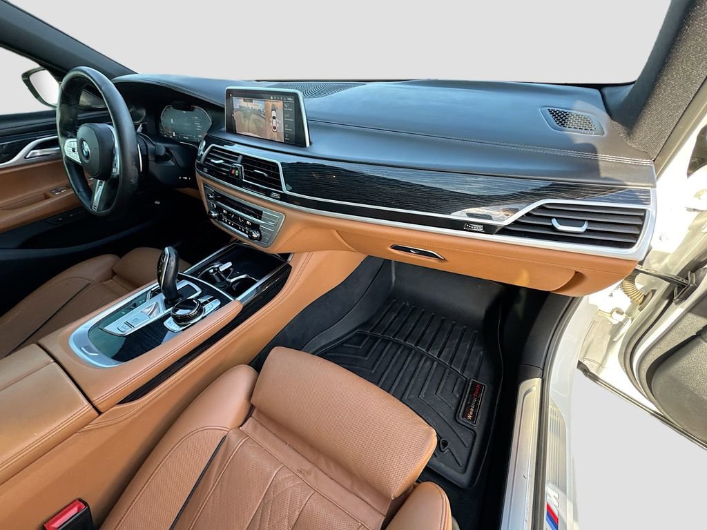 Used 2020 BMW 750i xDrive w/ Executive Package image 29