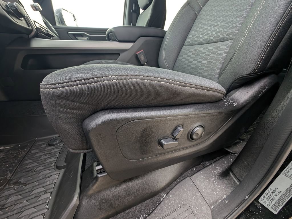 New 2026 RAM 1500 4x4 Crew Cab image 14