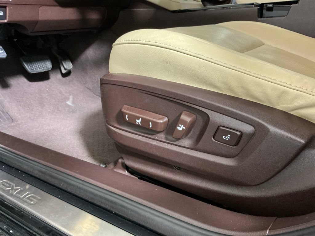 Used 2016 Lexus ES 350 w/ Premium Package w/Wood Trim FWD image 19