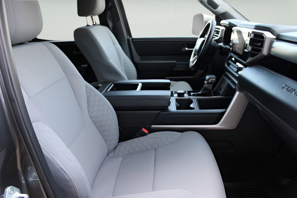 Used 2025 Toyota Tundra SR5 AWD/4WD image 24