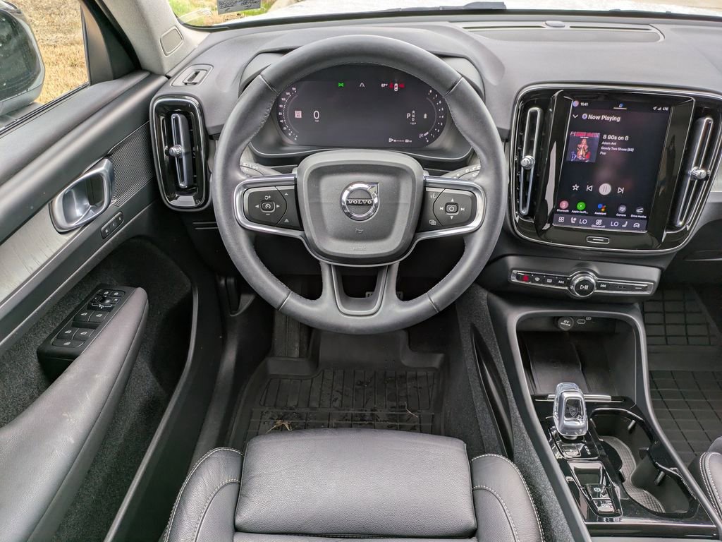 Certified 2023 Volvo XC40 B5 Plus w/ Driver Assist Package image 16