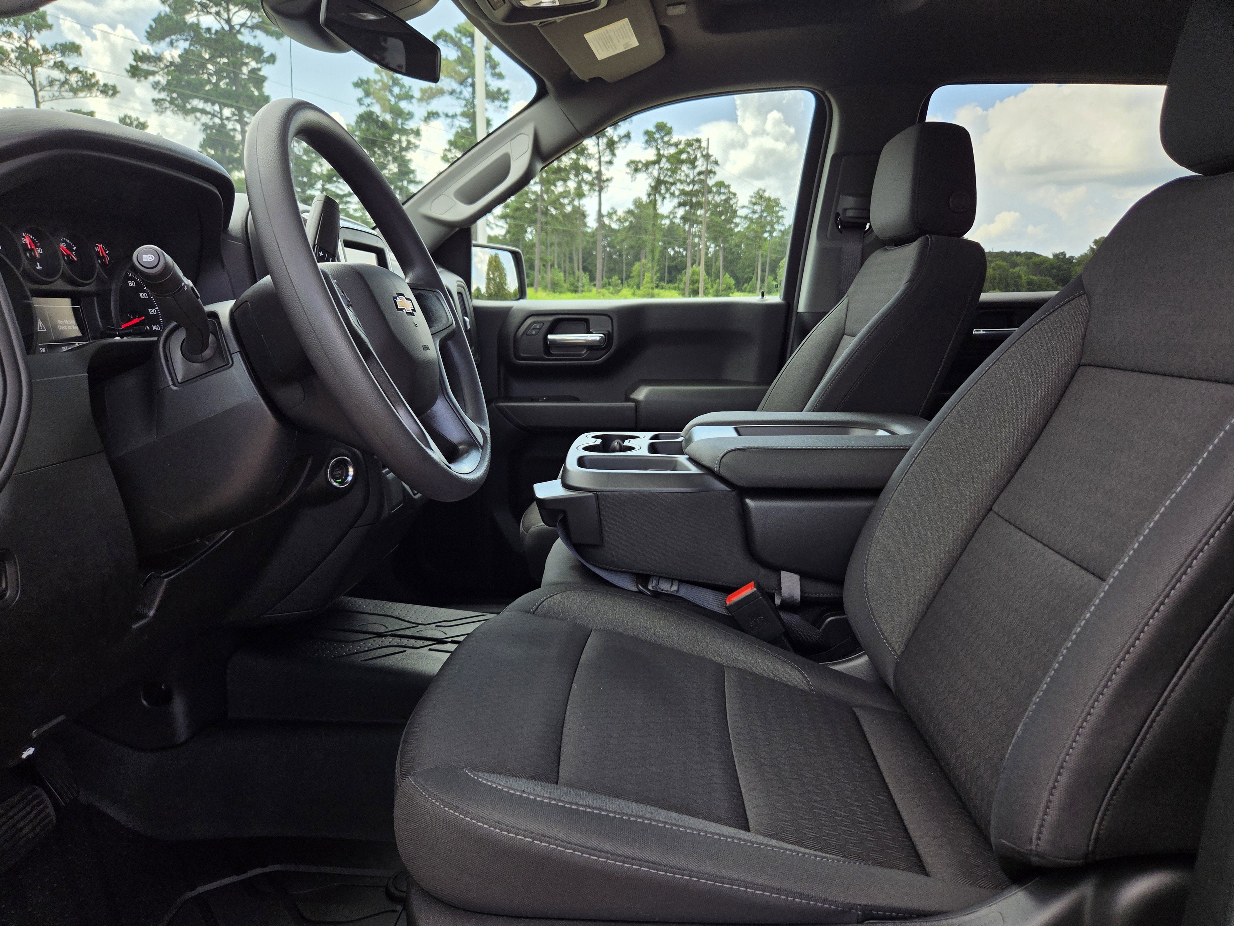 New 2026 Chevrolet Silverado 1500 Custom w/ LPO, Dark Essentials Package RWD image 9