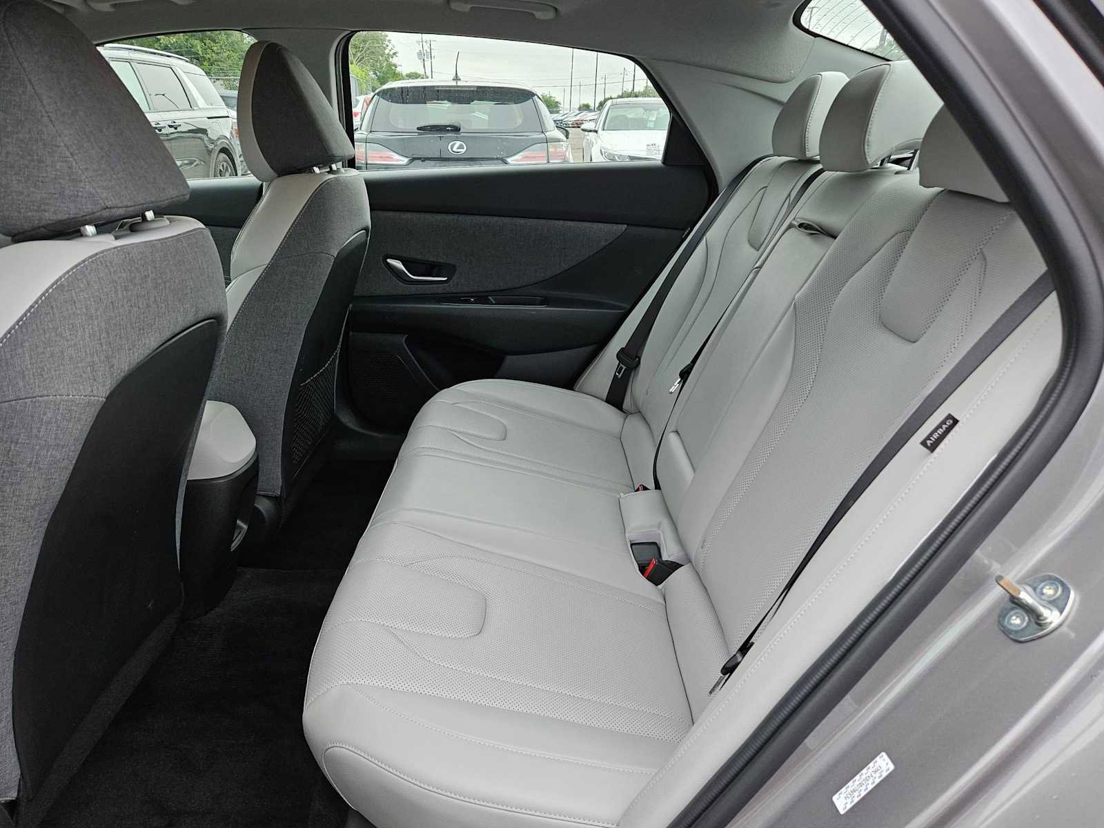 Used 2024 Hyundai Elantra Limited FWD image 18