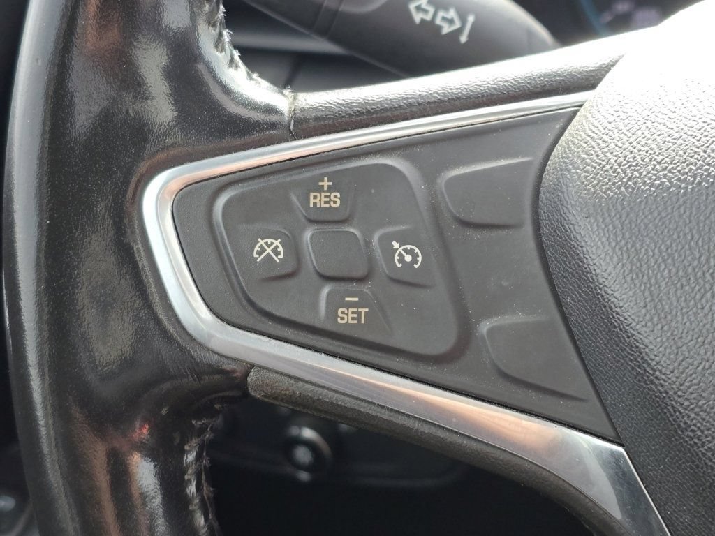 Used 2018 Chevrolet Equinox LT w/ Sun & Infotainment Package FWD image 25
