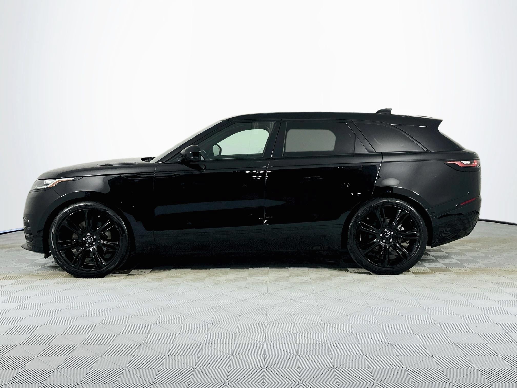 Certified 2023 Land Rover Range Rover Velar HST AWD/4WD image 8