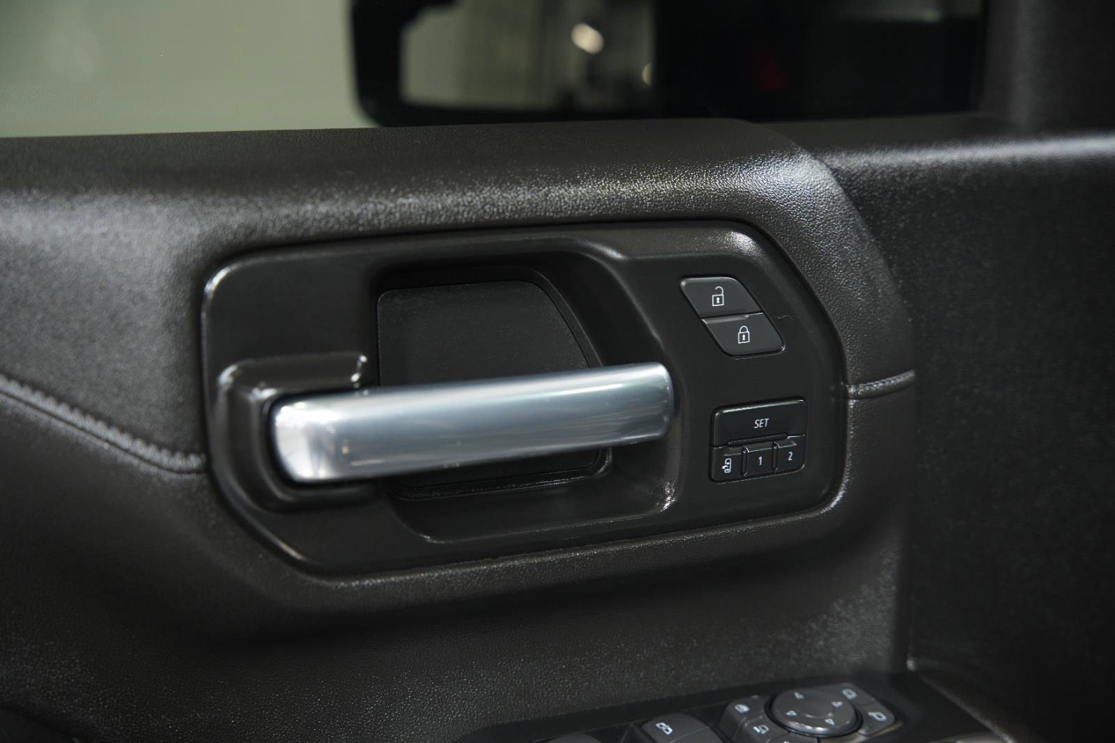 Used 2023 GMC Sierra 2500 Denali w/ Denali Black Diamond Edition image 25