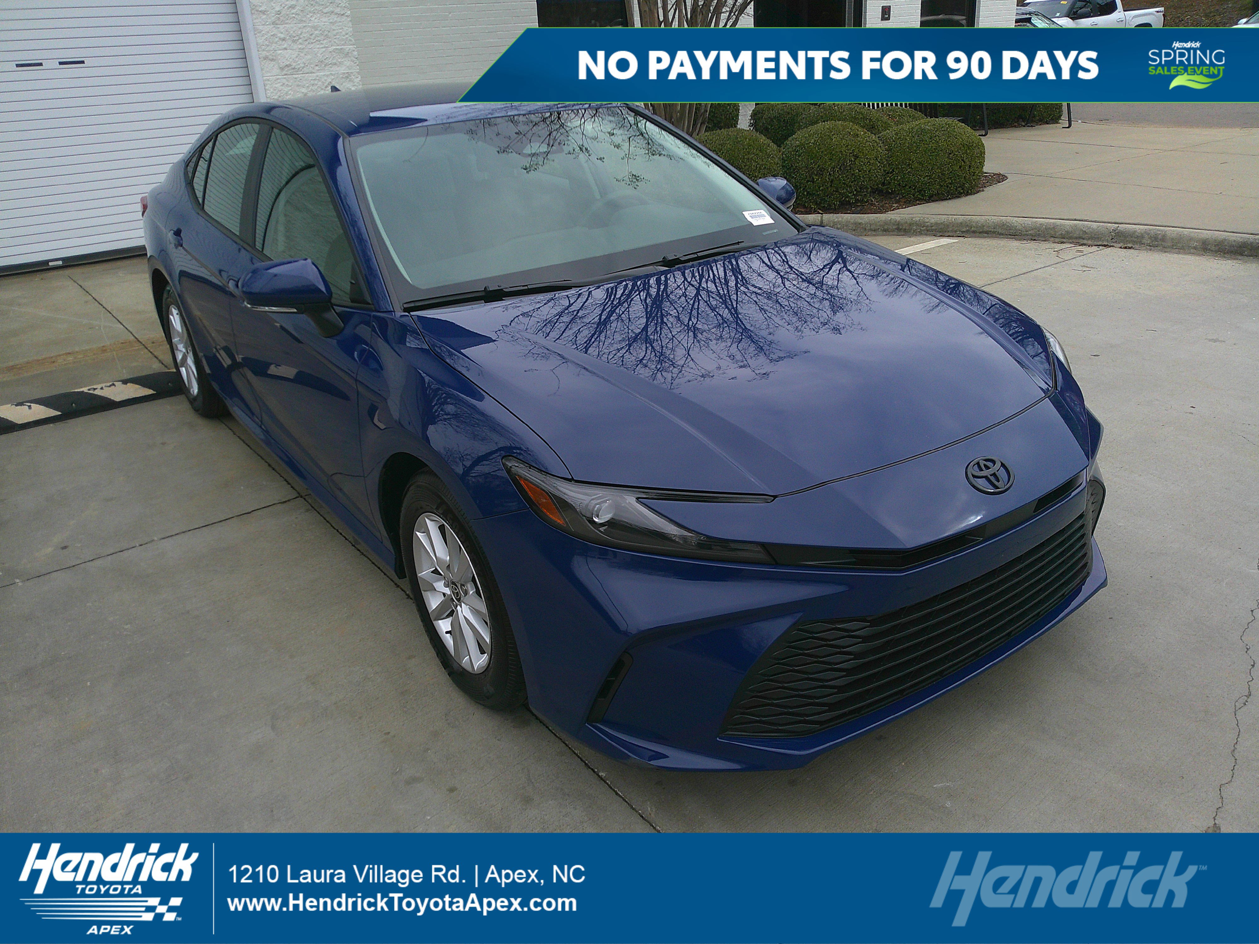 Used 2025 Toyota Camry LE image 1