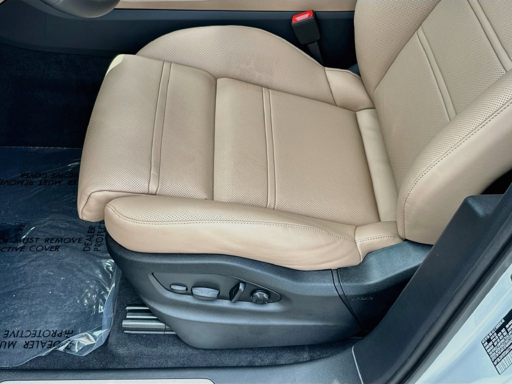 New 2026 Porsche Cayenne S AWD/4WD image 22