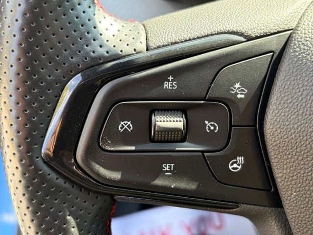 Used 2024 Chevrolet Trax RS FWD image 15