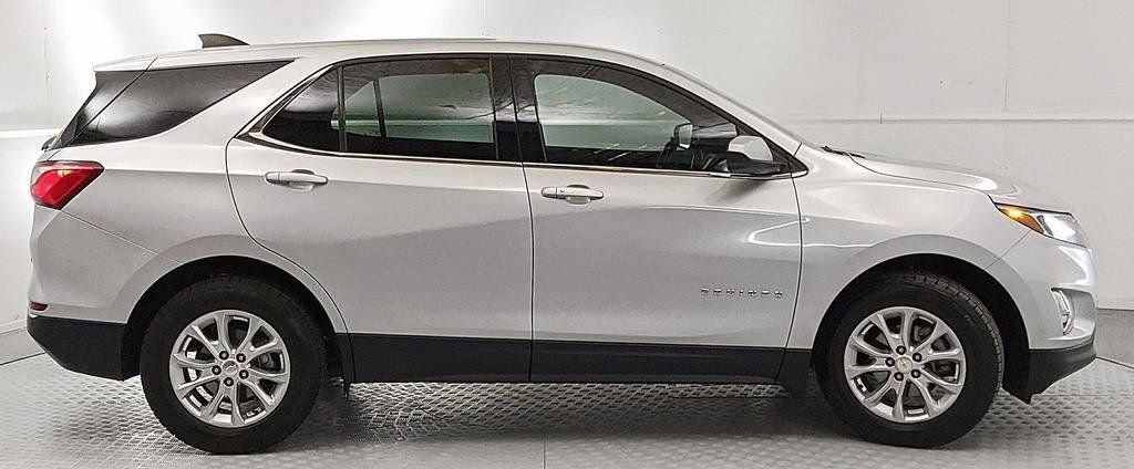Used 2020 Chevrolet Equinox LT FWD image 2