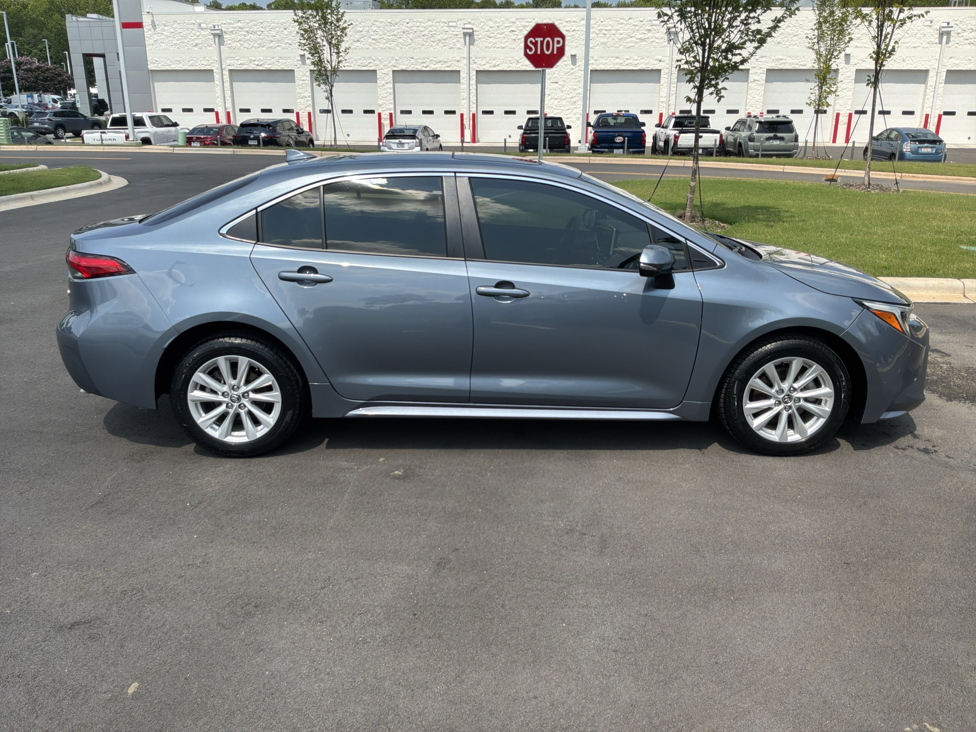 Used 2023 Toyota Corolla XLE FWD image 11