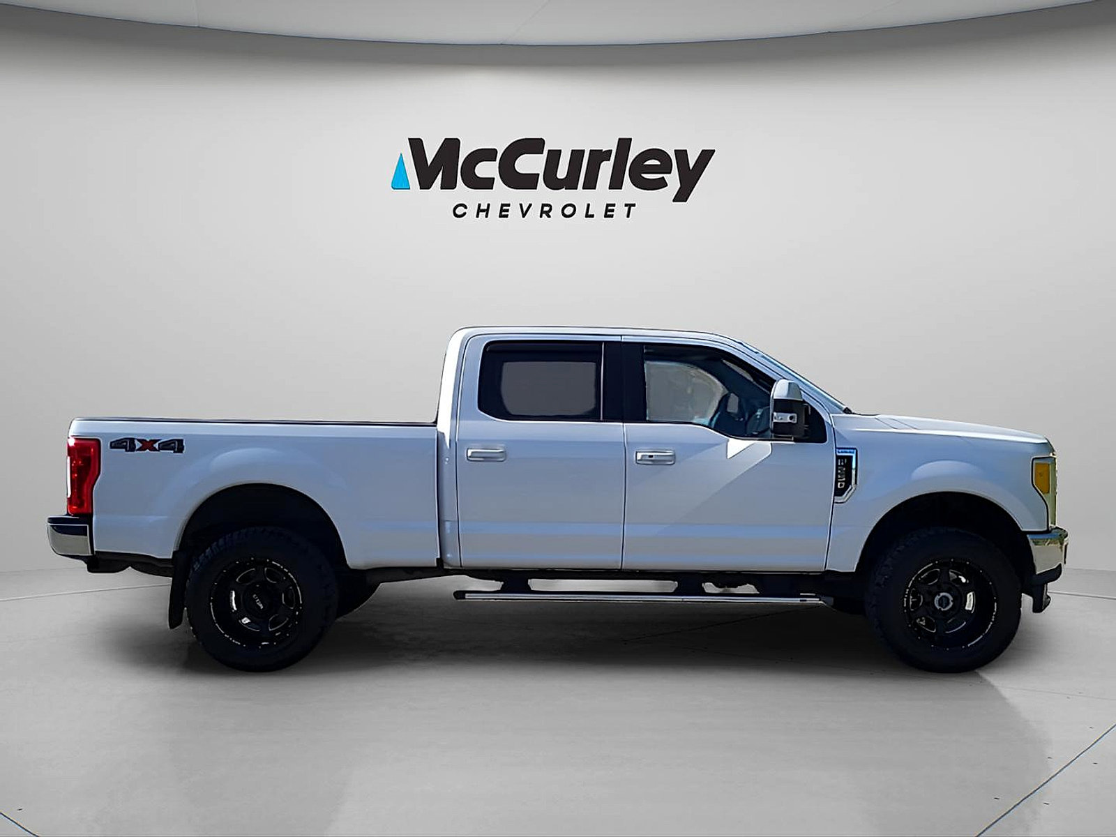 Used 2017 Ford F250 Lariat w/ Lariat Ultimate Package AWD/4WD image 8