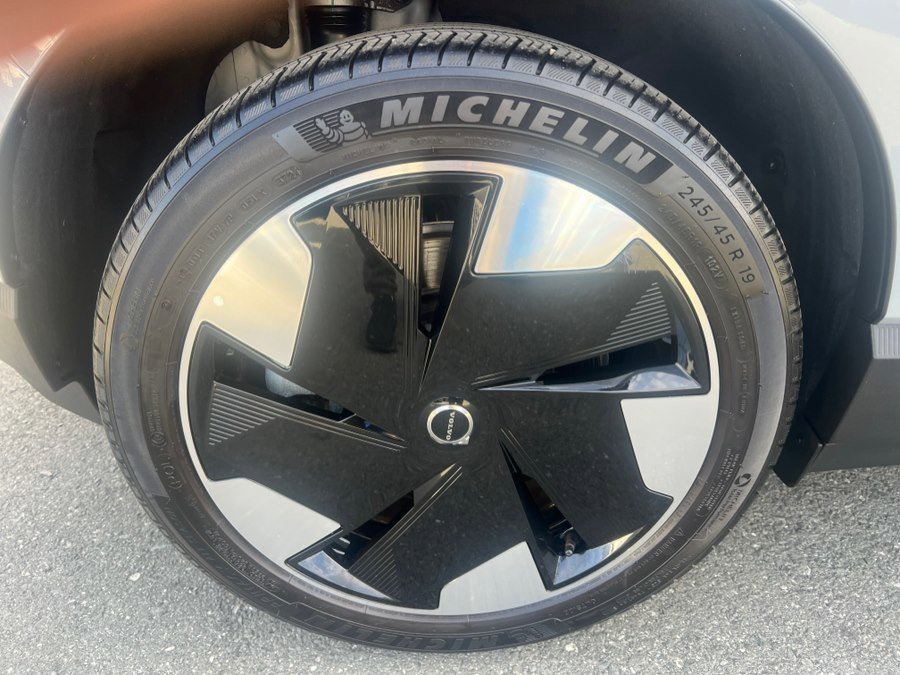 Used 2025 Volvo EX30 Ultra image 55