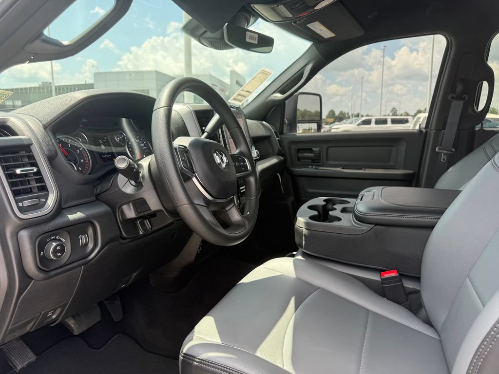 New 2026 RAM 3500 Tradesman AWD/4WD image 4