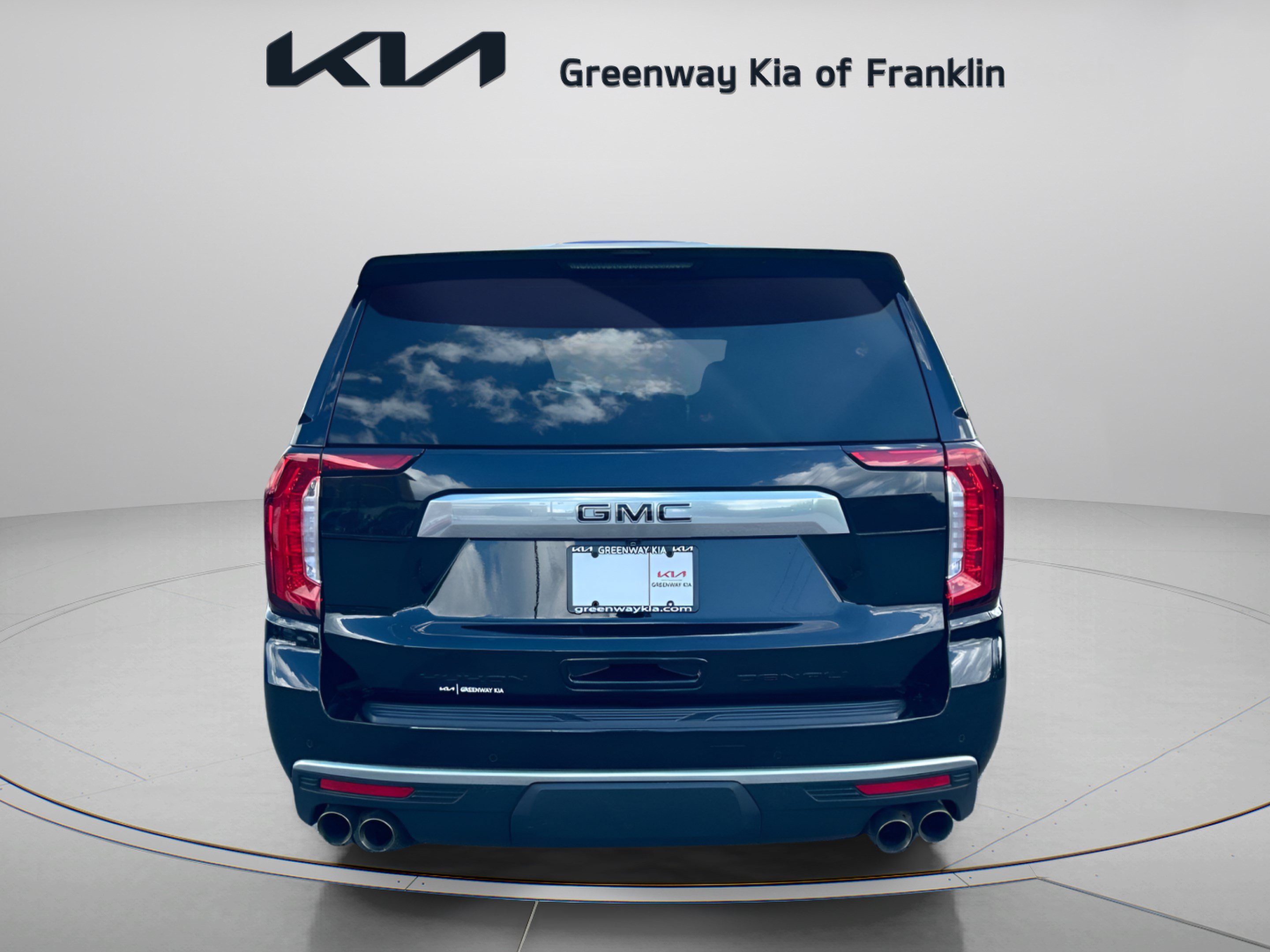 Used 2023 GMC Yukon Denali w/ LPO, Floor Liner Package AWD/4WD image 6