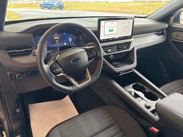 Used 2025 Ford Explorer ST-Line w/ ST-Line Street Pack image 16