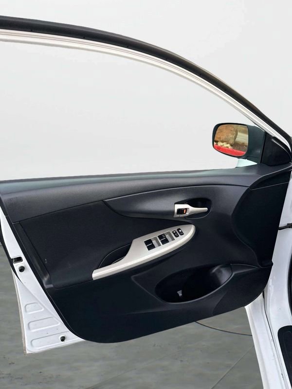 Used 2012 Toyota Corolla S image 22