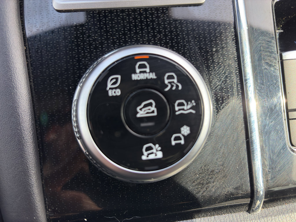 Used 2023 Mitsubishi Outlander SE Black Edition AWD/4WD image 29