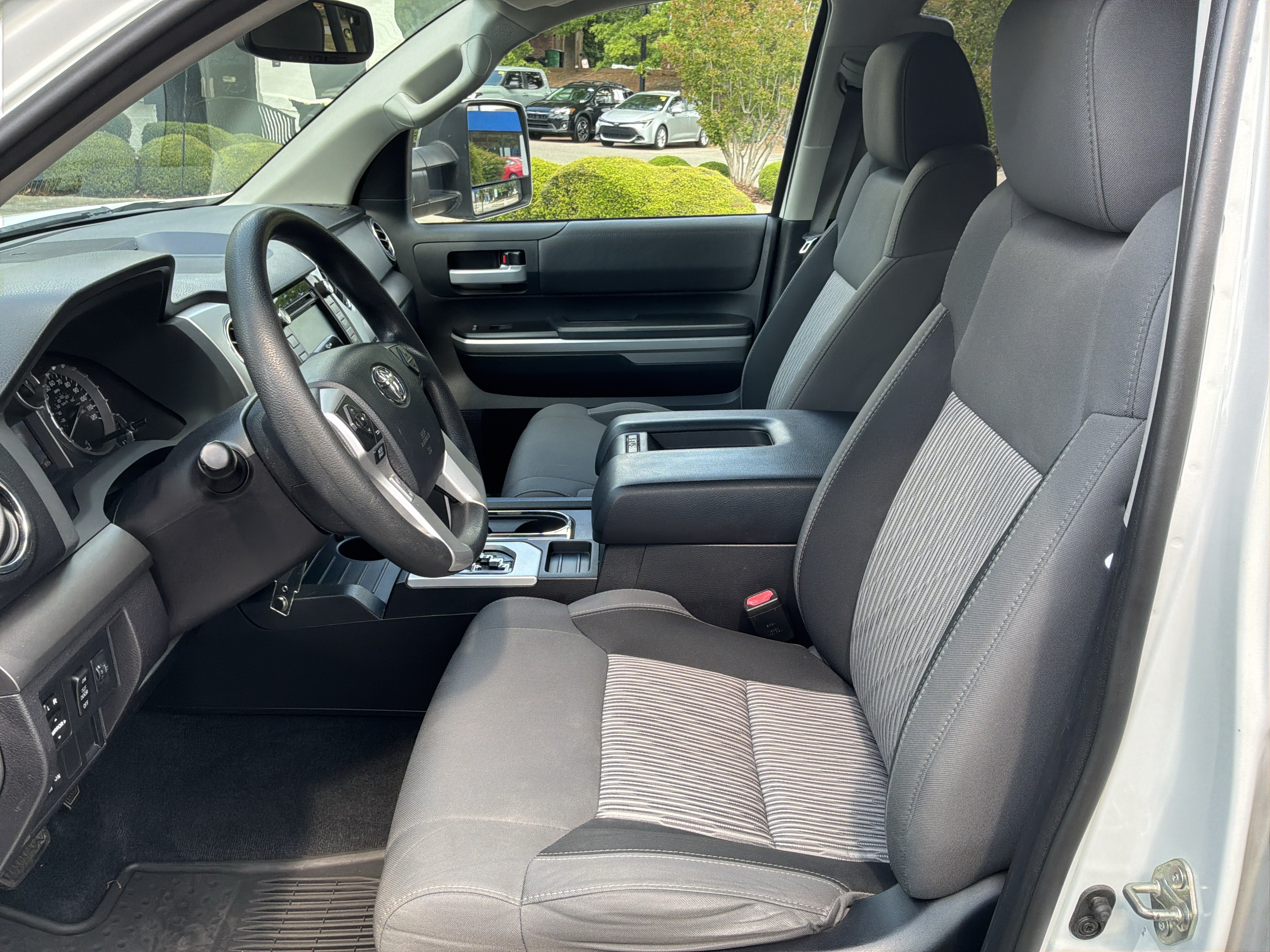 Used 2016 Toyota Tundra SR5 w/ SR5 Upgrade Package RWD image 16