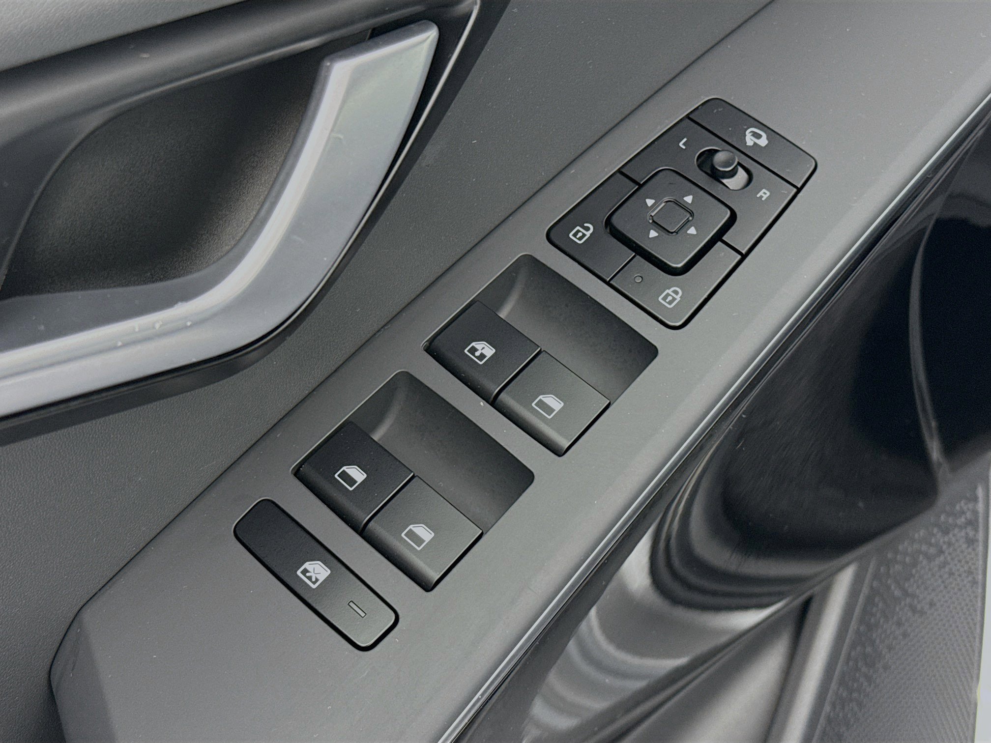 Used 2023 Kia Niro EX Touring image 18