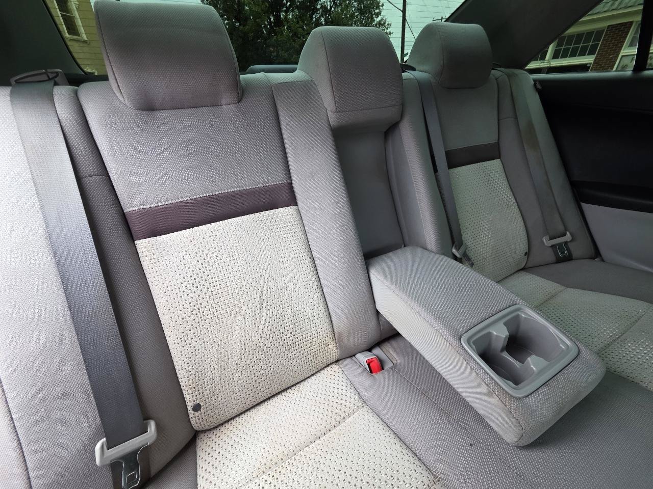 Used 2012 Toyota Camry LE FWD image 31